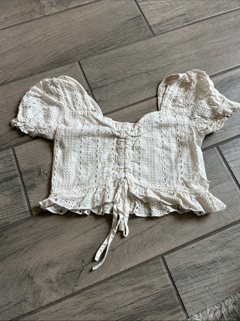 ROMWE White Eyelet Puff-Sleeve Tie-Front Crop Top